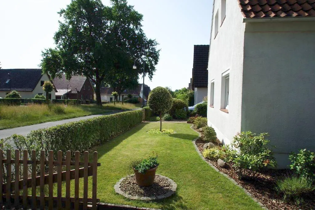 Ferienhaus Gemuetliches Haus Mit Grossem Traumhaften Garten BRE