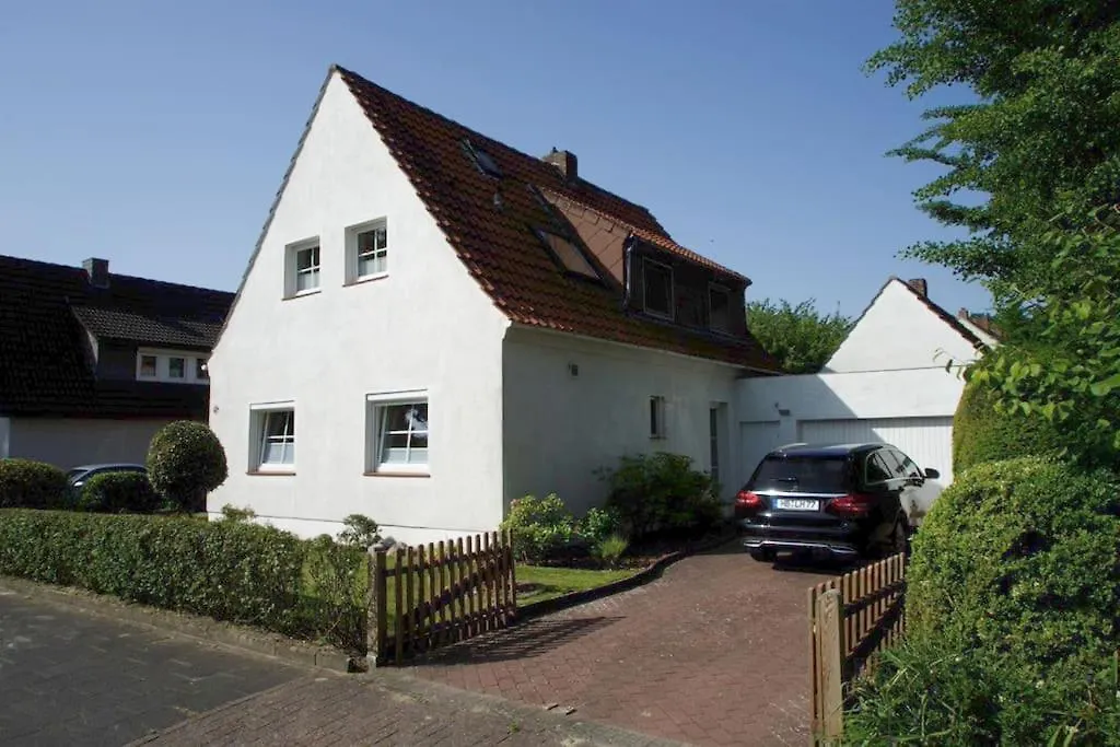 Ferienhaus Gemuetliches Haus Mit Grossem Traumhaften Garten BRE Deutschland