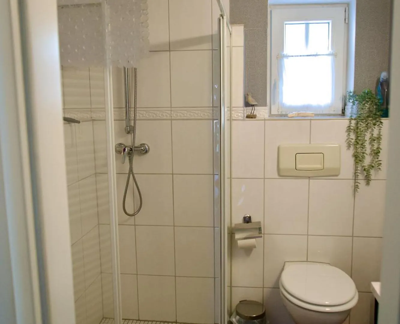 Gemuetliches Haus Mit Grossem Traumhaften Garten BRE